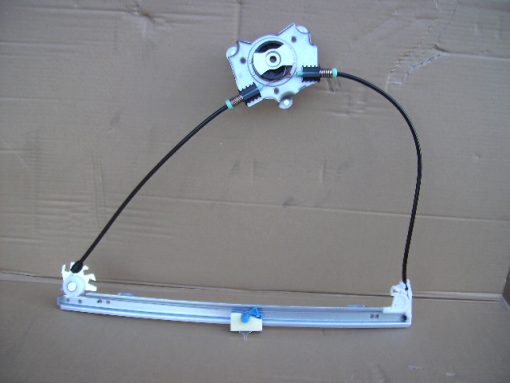 Renault Clio 1998-01 3Dr NEW Front Window Regulator Electric RH