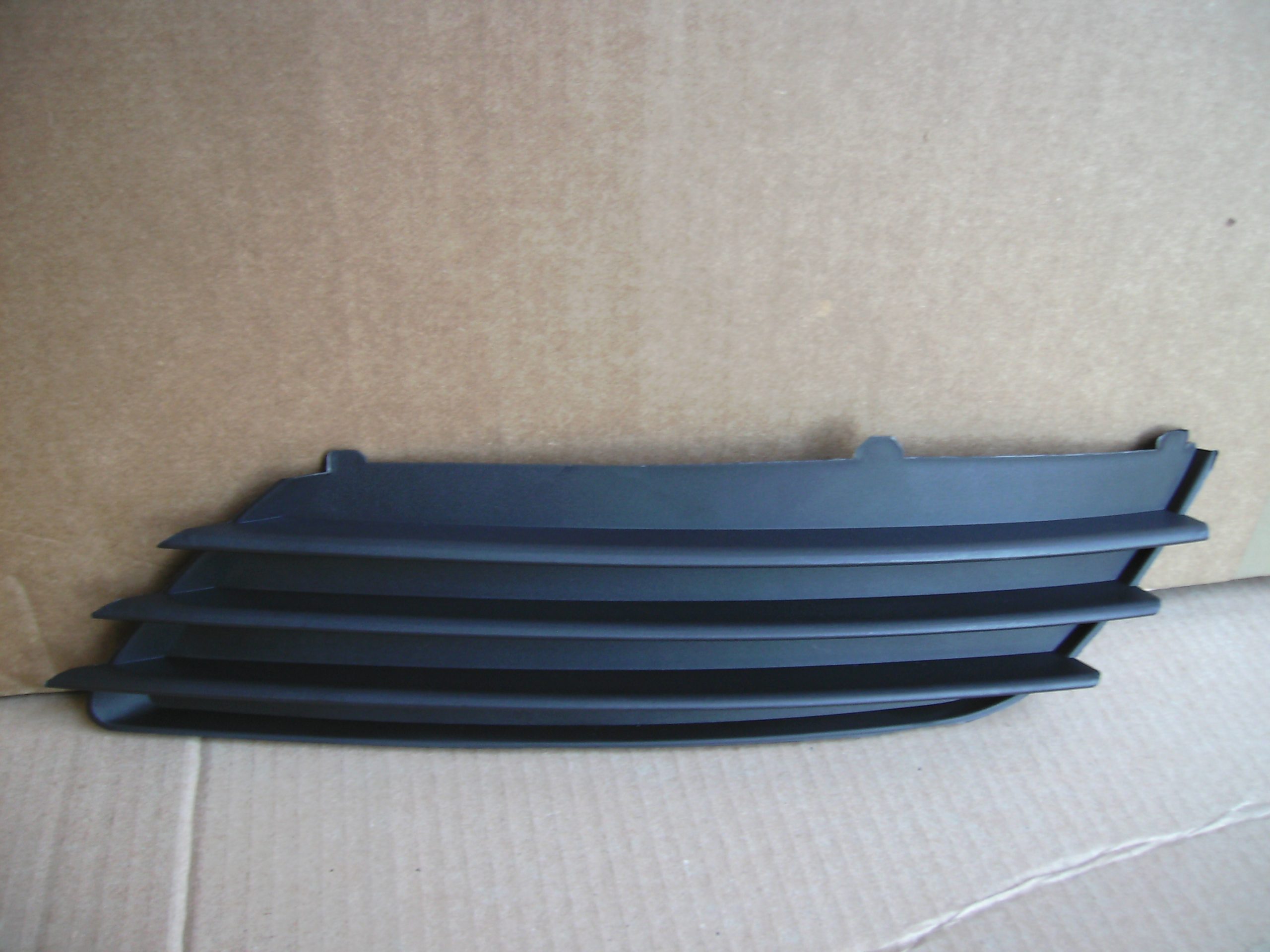 Vauxhall Astra MK5 2004-2006 New Front Bumper Grille LH Vauxhall Astra MK5 2004-2006 New Front Bumper Grille LH
