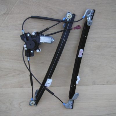Chr.Voyager 1996-2004 NEW Frt Electric Window Regulator + Mtr RH