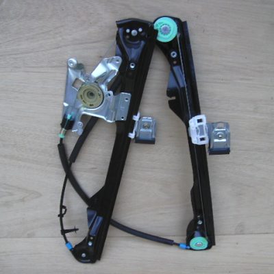 Ford Focus 1998-2001 5 Dr NEW Fr Elec Window Regulator RH 2Pin