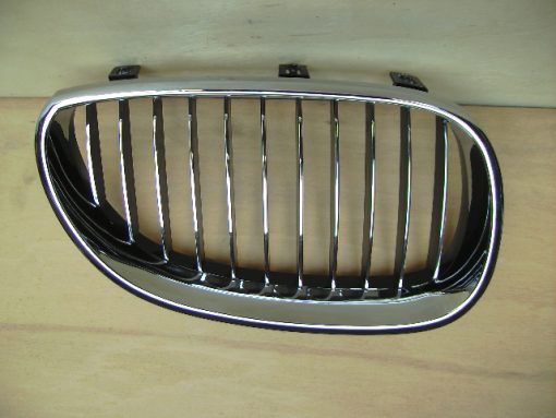 BMW E60 2003-2010 NEW Grille RH