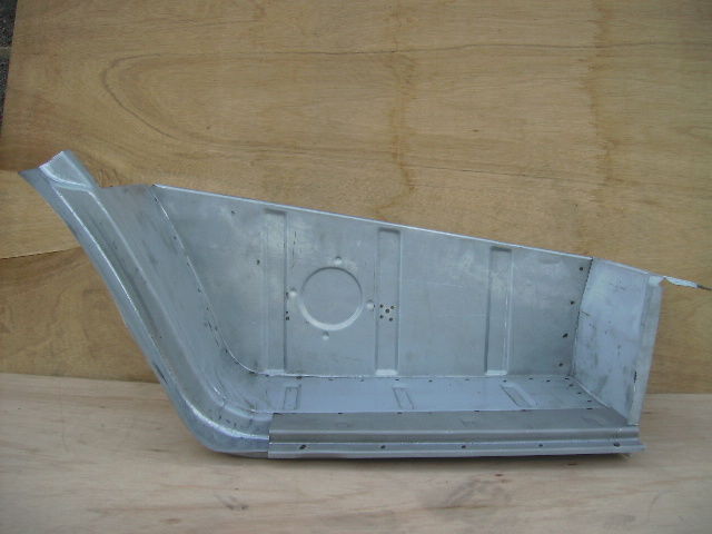 Mercedes 207-410 Bus NEW Front Doorstep LH Mercedes 207-410 Bus NEW Front Doorstep LH