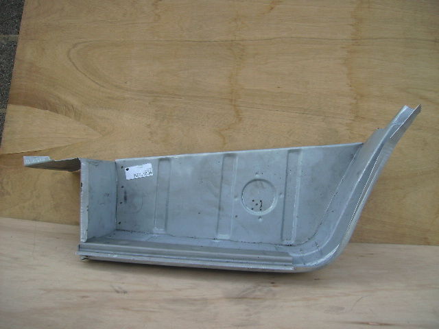 Mercedes 207-410 Bus NEW Front Doorstep RH Mercedes 207-410 Bus NEW Front Doorstep RH