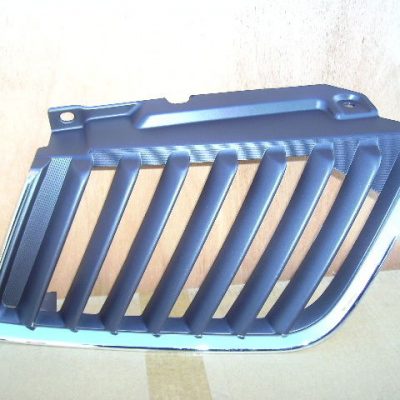 L200 2006-On NEW Top Grille RH