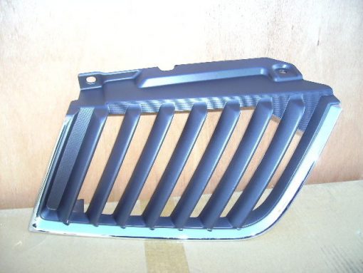 L200 2006-On NEW Top Grille RH
