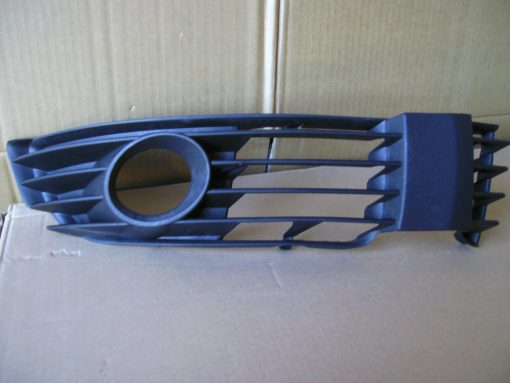 VW Passat 2001-2005 New Front Bumper Corner Grille Fog RH