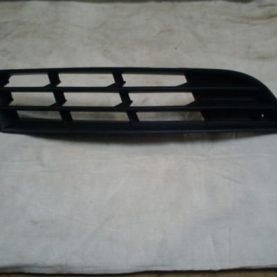 VW Passat 2005-On New Front Bumper Corner Grille RH