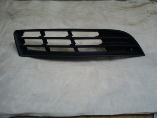 VW Passat 2005-On New Front Bumper Corner Grille RH
